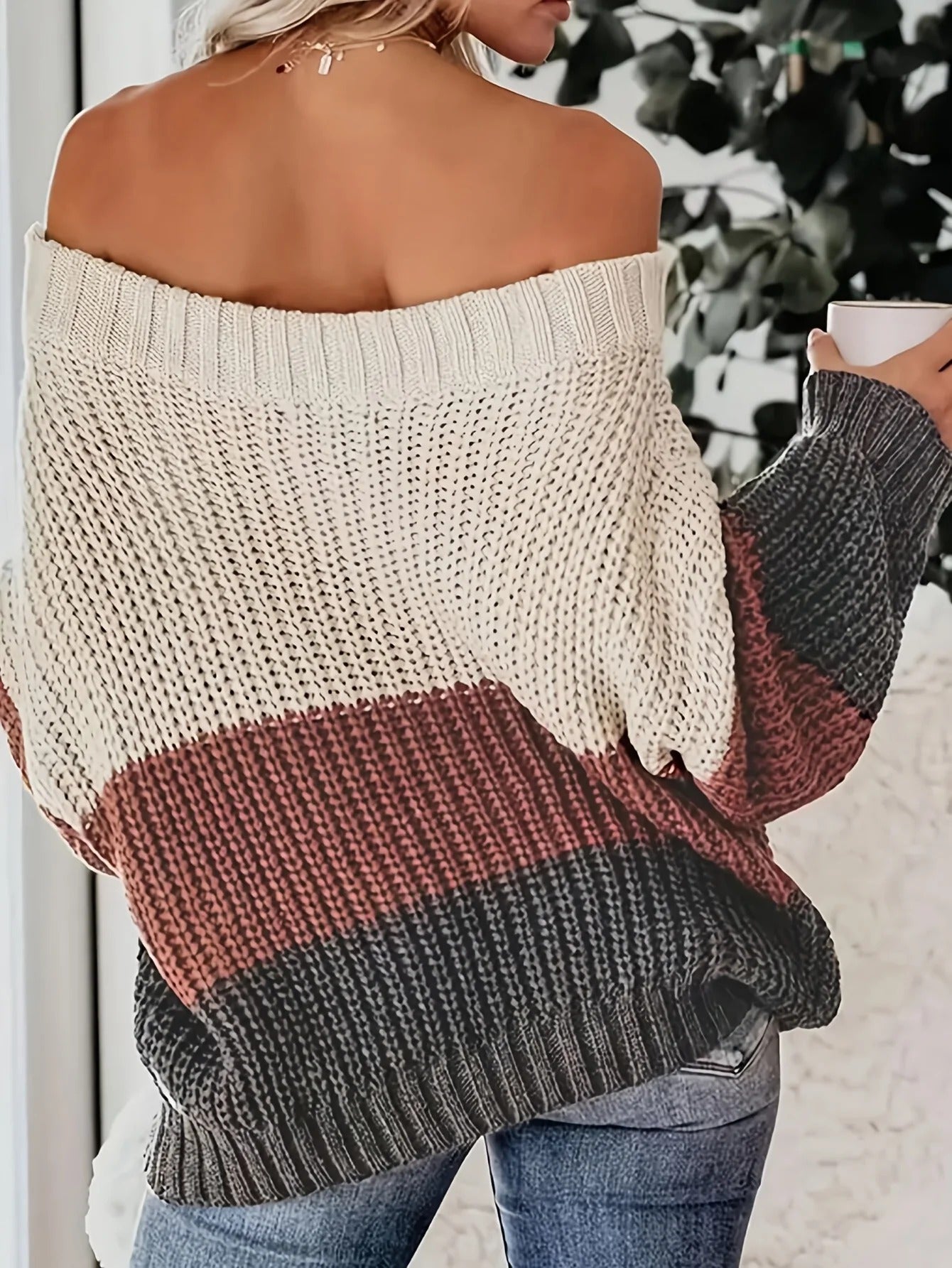 Casualowy Beżowy Sweter Bawełniany Oversize z Odkrytymi Ramionami Damski | Idealne na zimę